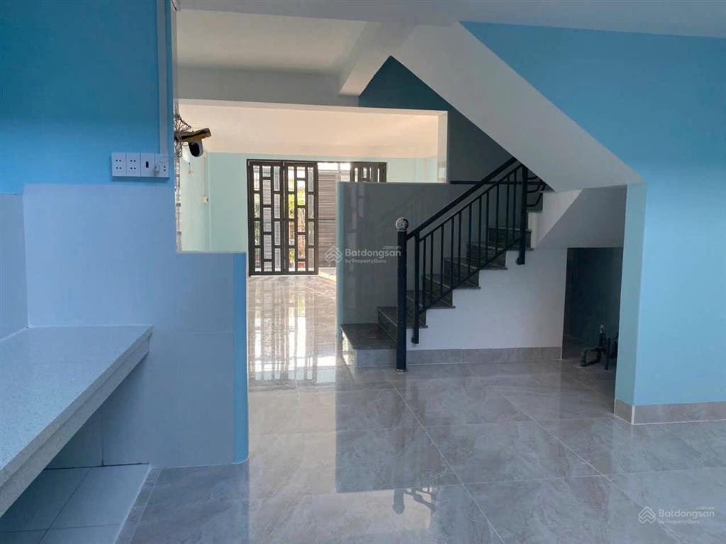 Bán nhà chính chủ xã đông thạnh, hóc môn, dt 100,8m2 mt 5m nở hậu 5.3m 4pn 2wc sổ riêng