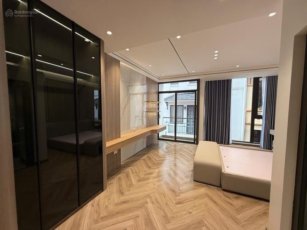 Nhà mới đón tết  đội cấn  ba đình  gara ô tô  7 tầng thang máy  tặng nội thất  giá hơn 24tỷ