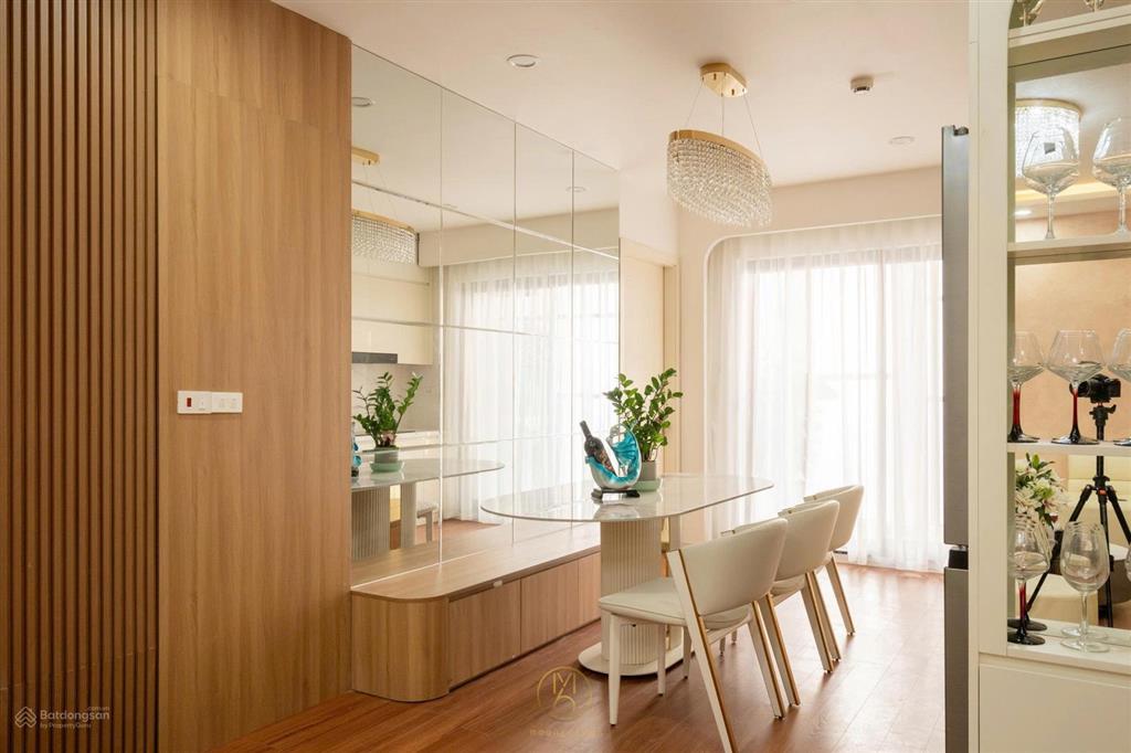 Căn hộ 118.5m2 phun nội thất sang xịn chung cư hpc landmark 105