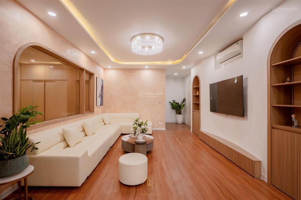 Căn hộ 118.5m2 phun nội thất sang xịn chung cư hpc landmark 105