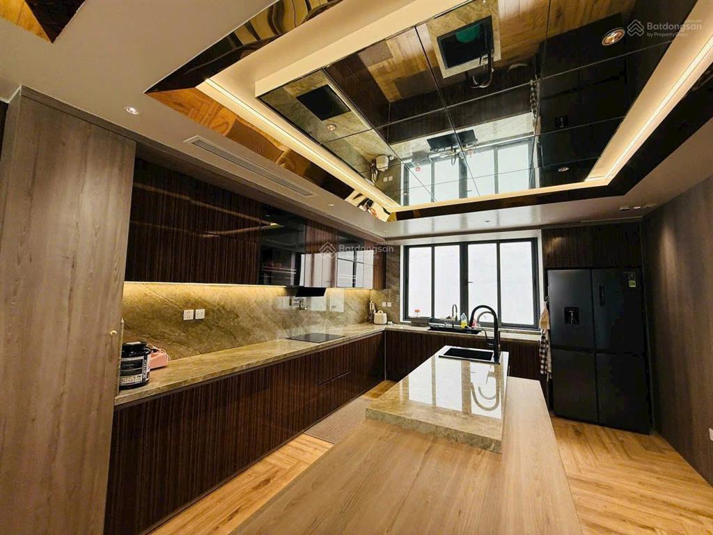 Chính chủ cần bán căn góc 142.8m2 nội thất sang xịn. chung cư hpc landmark 105