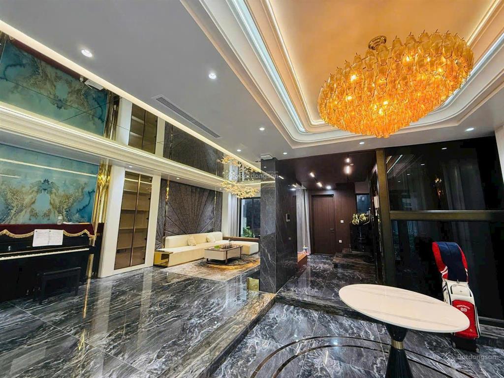 Chính chủ cần bán căn góc 142.8m2 nội thất sang xịn. chung cư hpc landmark 105