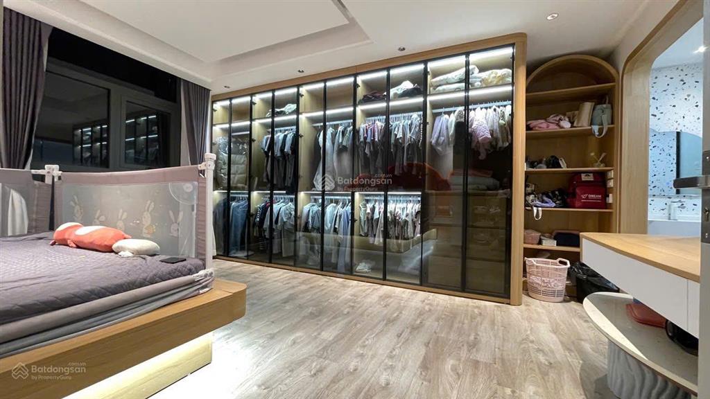Chính chủ cần bán căn góc 142.8m2 nội thất sang xịn. chung cư hpc landmark 105