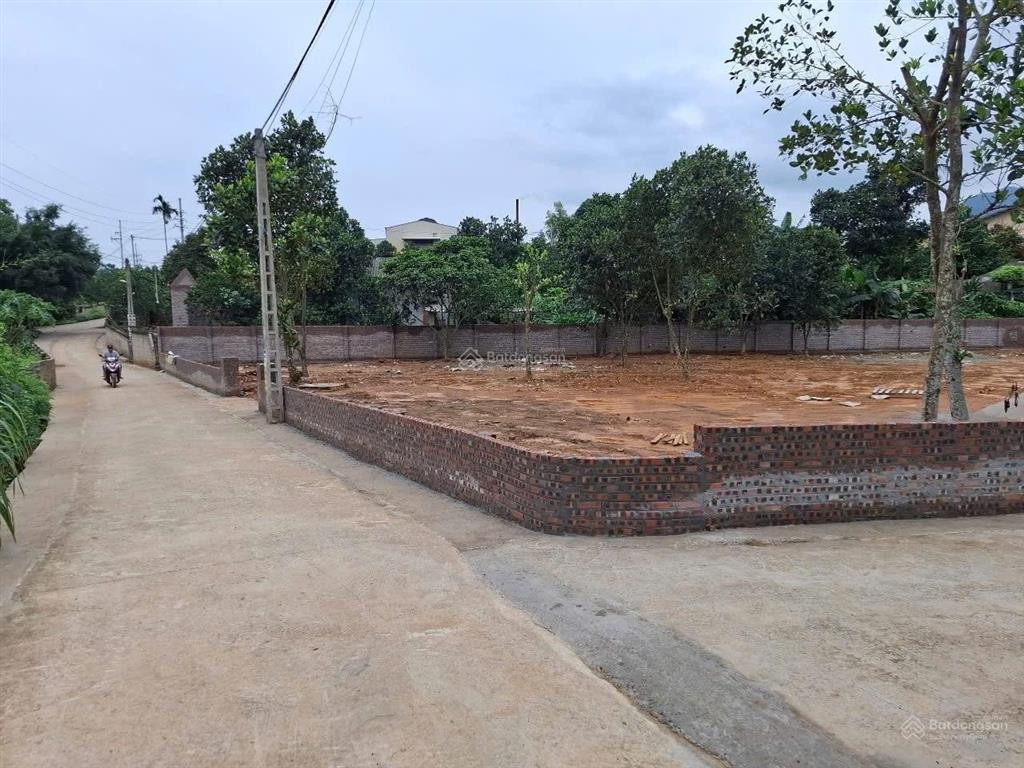 Cần chuyển nhượng 558m2 trong đó có 150m2 thổ cư tại yên bài