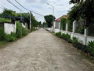 Chính chủ cần chuyển nhượng 8m mặt tiền trục chính yên bài với dt 275m có 100tc