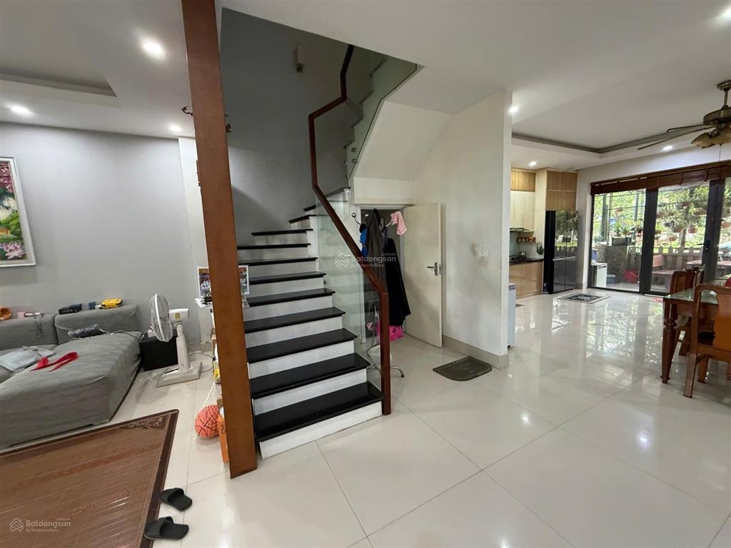 Chính chủ cần bán căn nhà 132m² đất. mặt tiền 9m. nhà mới đã hoàn thiện full nội thất.