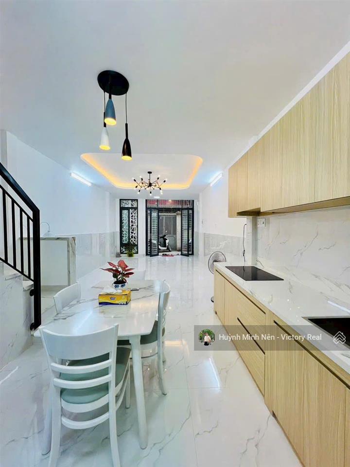 Nhà đẹp ở ngay đường nguyễn trọng tuyểnp1 ( 4 x 12m ) 3 phòng ngủ, giá chỉ 7.5 tỷ tl