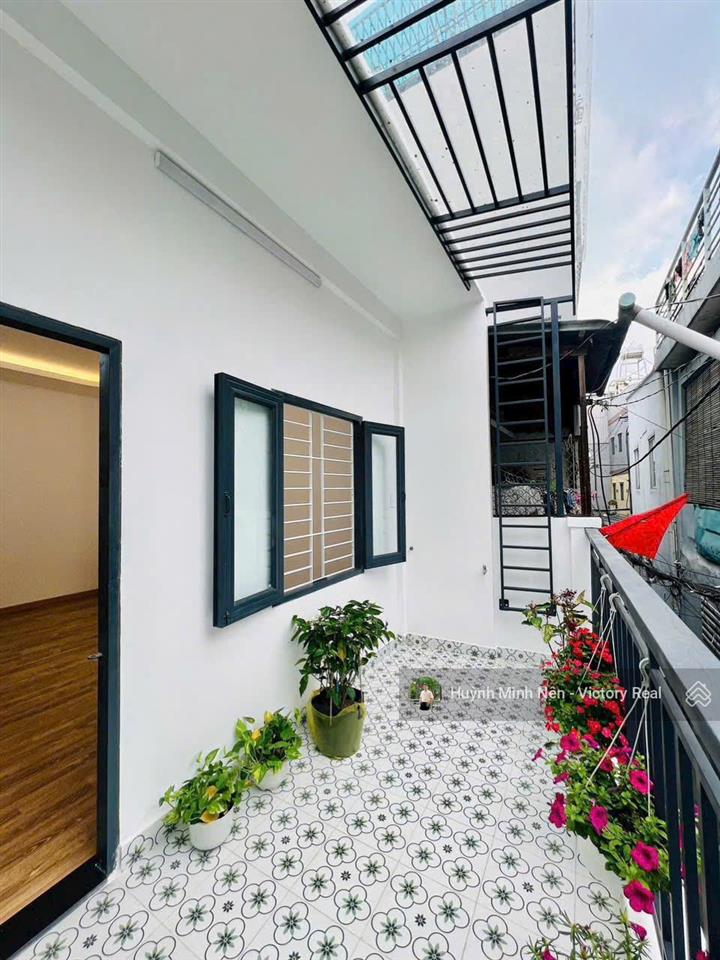 Nhà đẹp ở ngay đường nguyễn trọng tuyểnp1 ( 4 x 12m ) 3 phòng ngủ, giá chỉ 7.5 tỷ tl