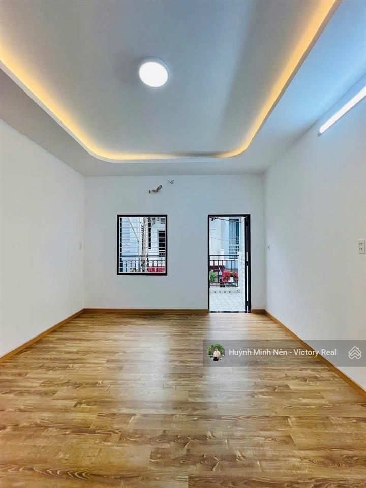Nhà đẹp ở ngay đường nguyễn trọng tuyểnp1 ( 4 x 12m ) 3 phòng ngủ, giá chỉ 7.5 tỷ tl