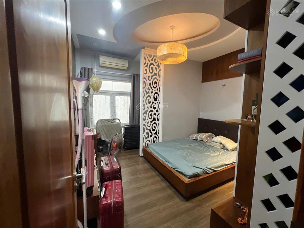 Bán nhà siêu đẹp hxh nguyễn hồng đào  5 tầng 5pn 7wc ( 4 x 17m ) giá chỉ 9.8 tỷ tl