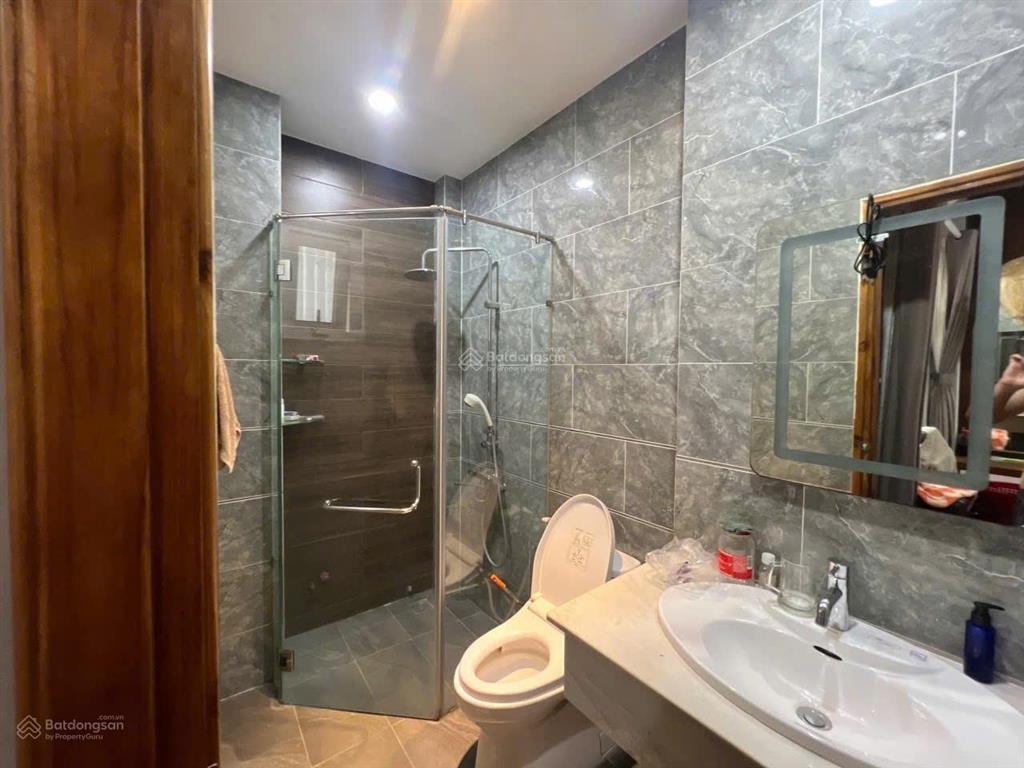 Bán nhà siêu đẹp hxh nguyễn hồng đào  5 tầng 5pn 7wc ( 4 x 17m ) giá chỉ 9.8 tỷ tl