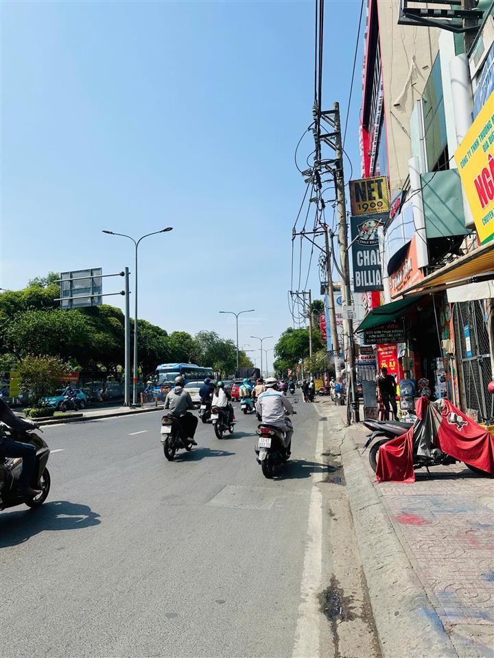 Quá rẻ ! chỉ 100tr/m2, sở hữu nhà 2 tầng  dt 4 x 22m  đường trường chinhngay bảy hiền