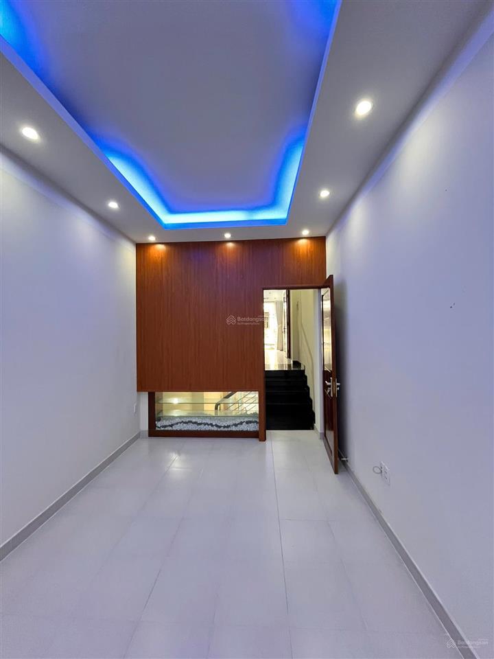Bán nhà hxh lê văn sỹ ra đặng văn ngữ  khu sang  5tầng, 6pn có thể cải tạo 8pn, tiện làm vp, chdv