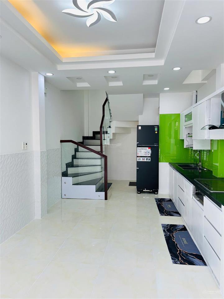 Bán nhà đẹp 5 tầng gần chợ phạm văn hai  lê văn sỹ  chỉ nhỉnh 6 tỷ!