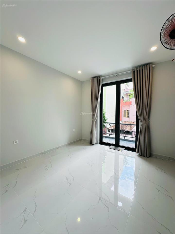Nhà dt 56m2 3 tầng đẹp hxh gần trương công định  không vướng tod  chỉ nhỉnh 8 tỷ
