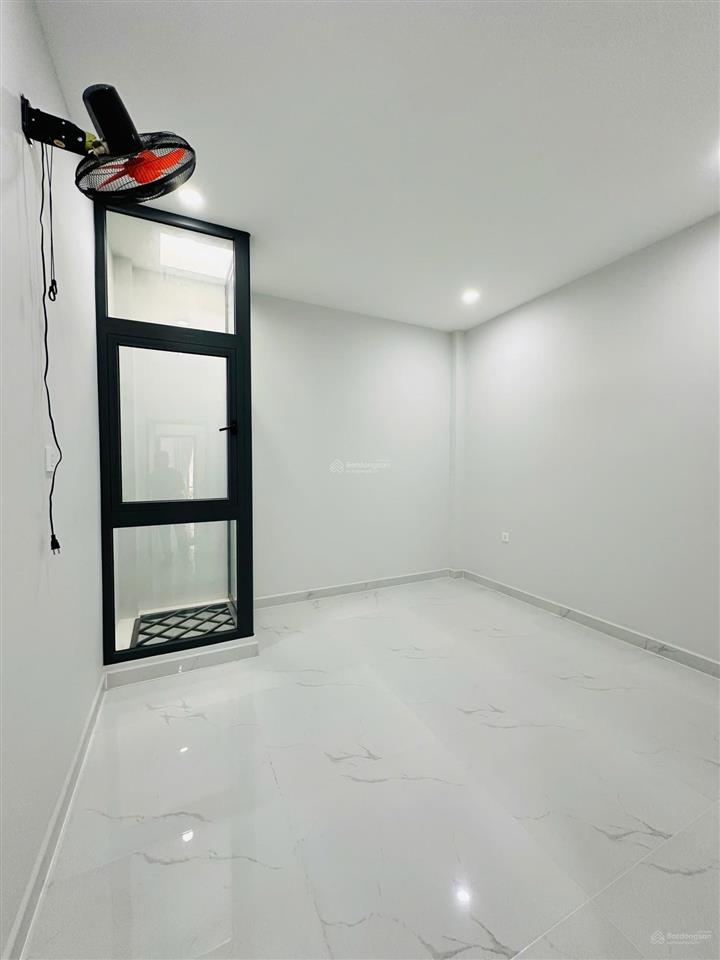 Nhà dt 56m2 3 tầng đẹp hxh gần trương công định  không vướng tod  chỉ nhỉnh 8 tỷ