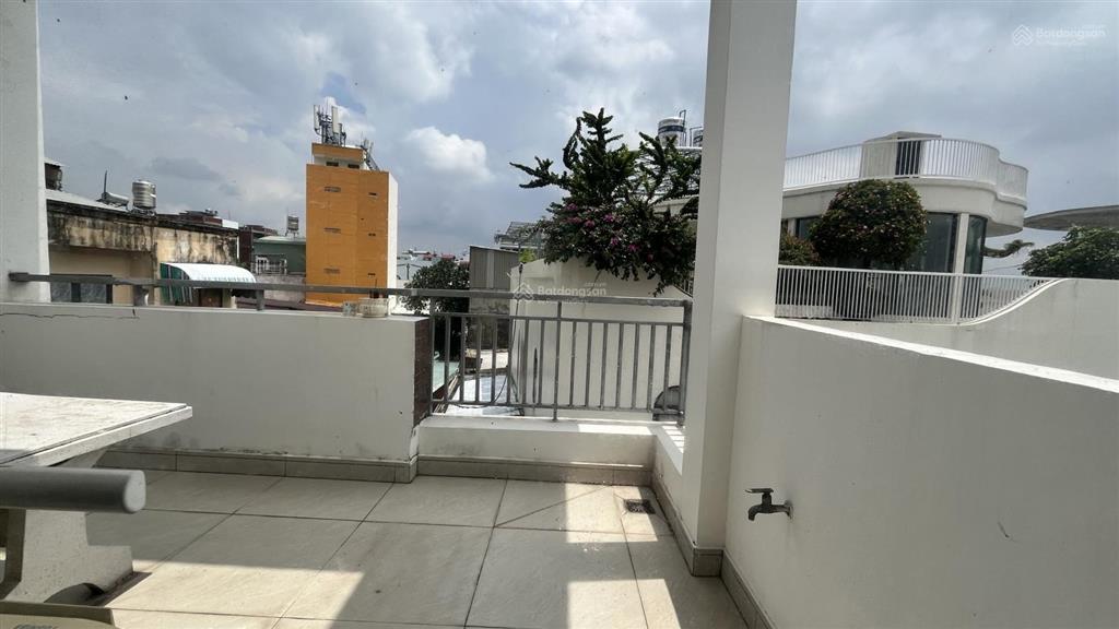 Nhà ngang 4.2m  dt 60m2  3 tầng hxh  view sân bay  không vướng tod  chỉ 6.9 tỷ tl