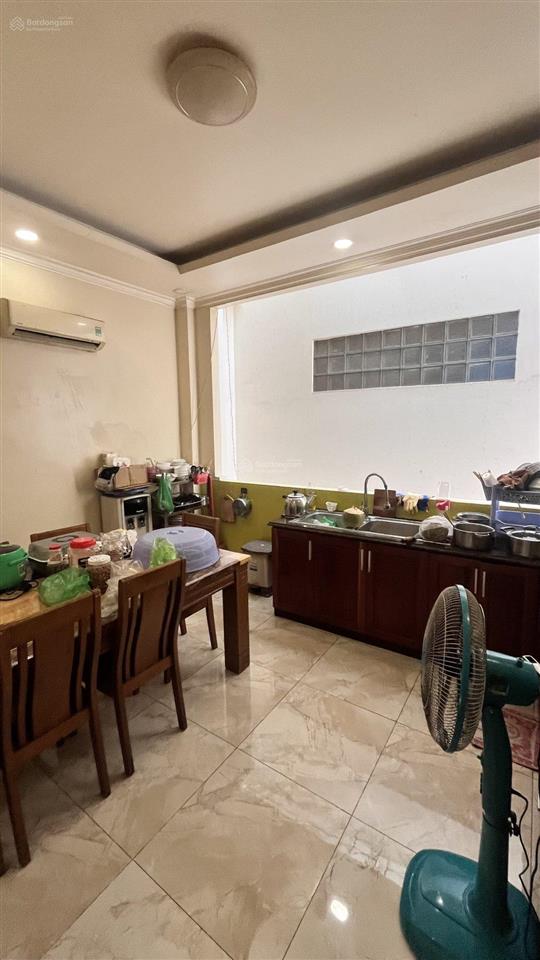 Nhà ngang 4.2m  dt 60m2  3 tầng hxh  view sân bay  không vướng tod  chỉ 6.9 tỷ tl