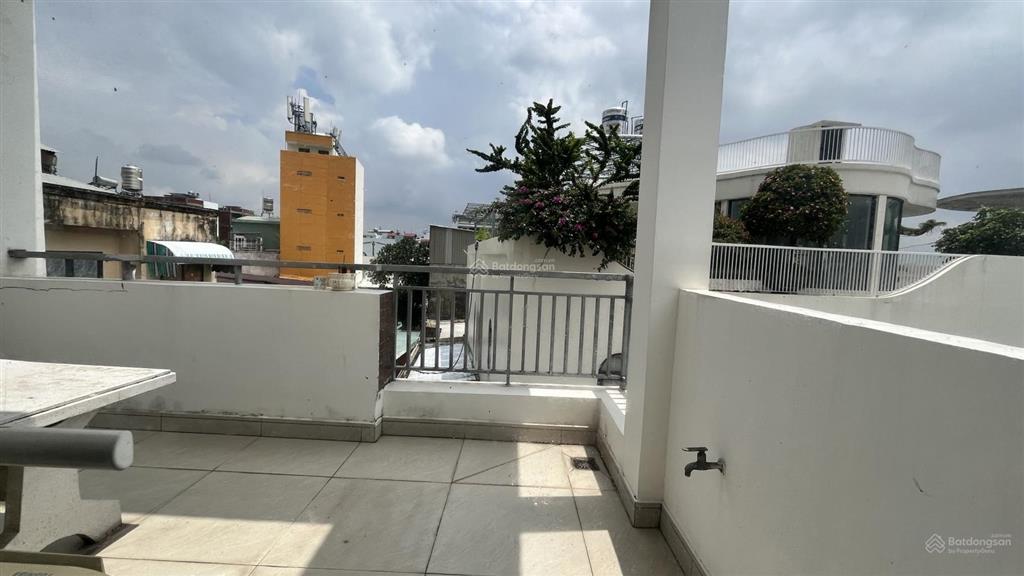 Nhà ngang 4.2m  dt 60m2  3 tầng hxh  view sân bay  không vướng tod  chỉ 6.9 tỷ tl