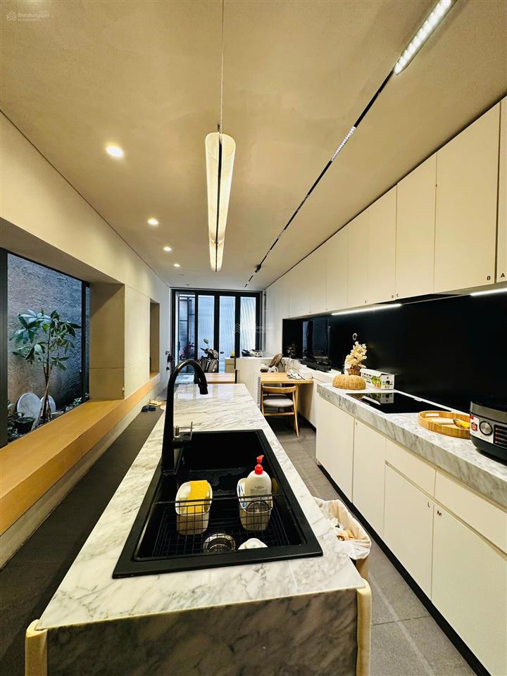 Nhà đẹp ngang 4.35m  70m2 hxh yên thế khu sân bay nhưng không ồn chỉ 12 tỷ tl