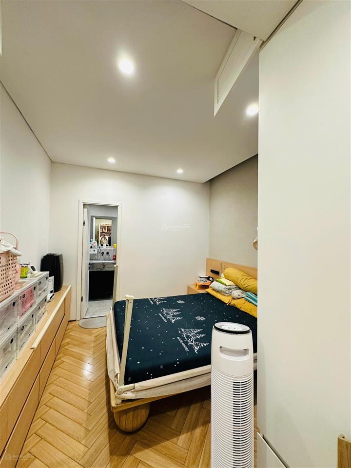 Nhà đẹp ngang 4.35m  70m2 hxh yên thế khu sân bay nhưng không ồn chỉ 12 tỷ tl
