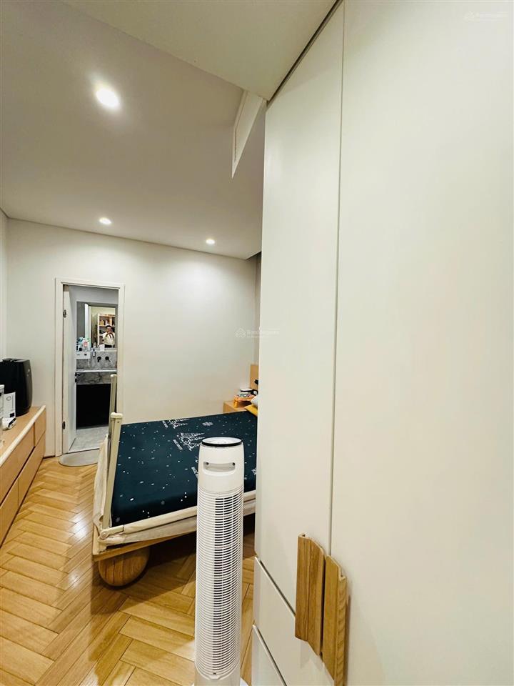 Nhà đẹp ngang 4.35m  70m2 hxh yên thế khu sân bay nhưng không ồn chỉ 12 tỷ tl