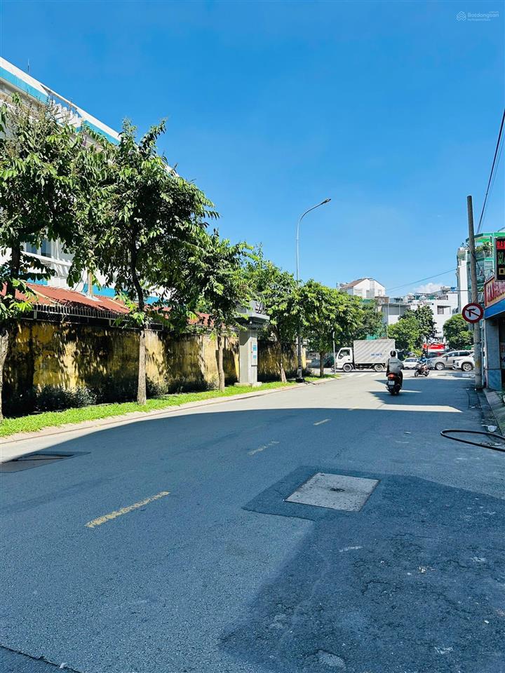 Nhà đẹp ngang 4.35m  70m2 hxh yên thế khu sân bay nhưng không ồn chỉ 12 tỷ tl