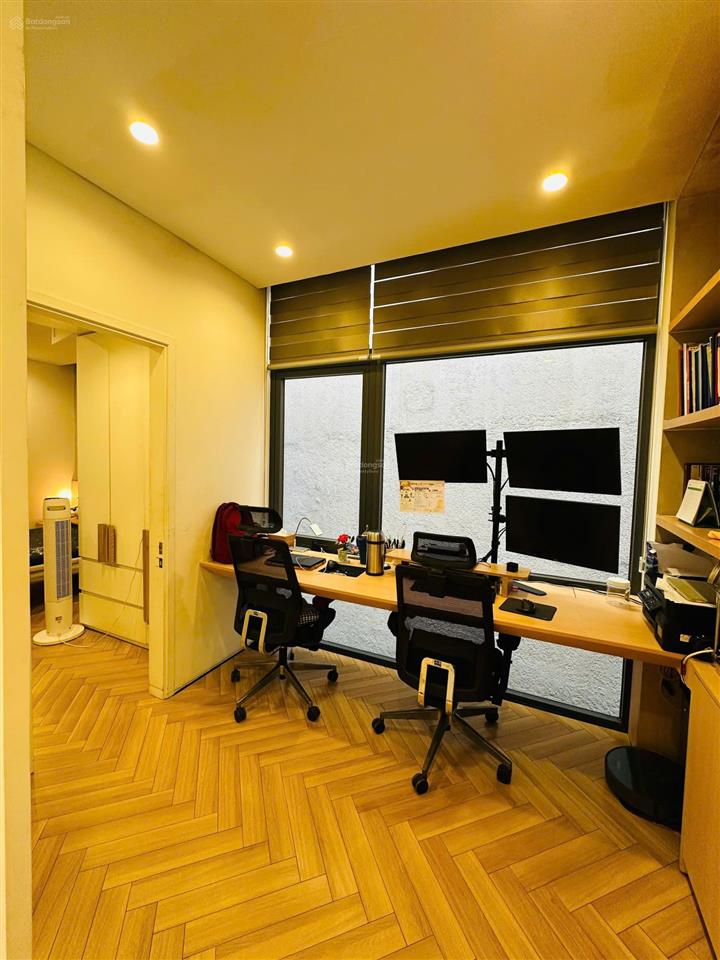 Nhà đẹp ngang 4.35m  70m2 hxh yên thế khu sân bay nhưng không ồn chỉ 12 tỷ tl