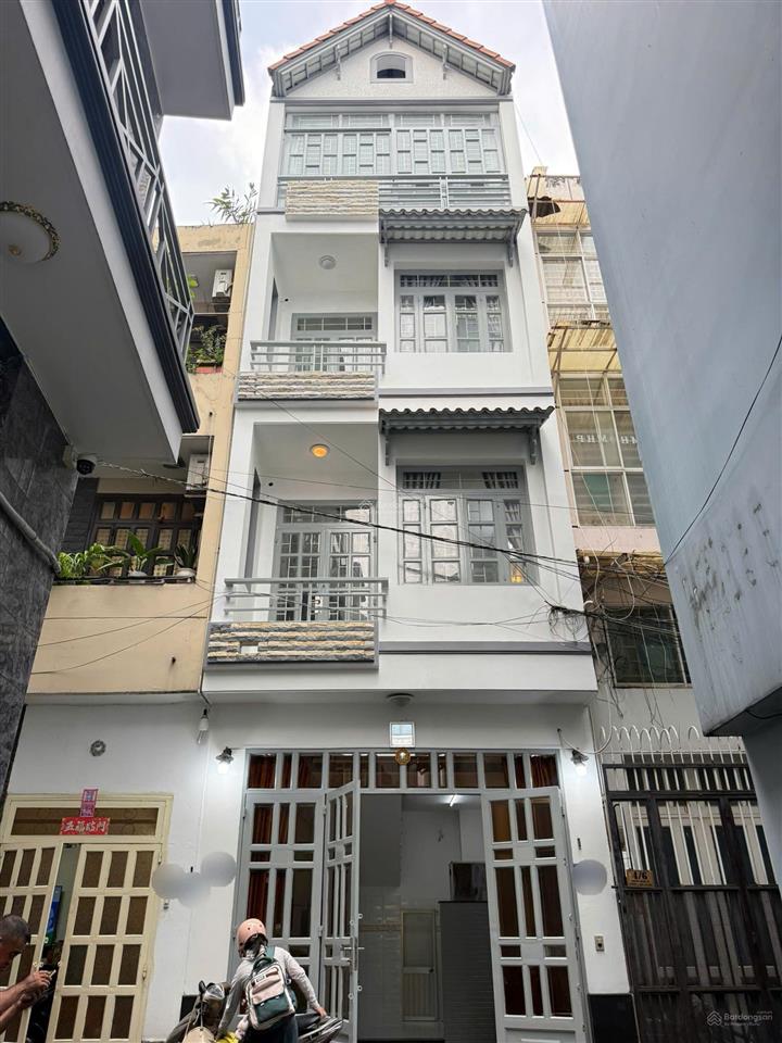 Chỉ 6.9 tỷ tl, sở hữu nhà đẹp 4 tầng, hxh nguyễn trọng lội thăng longkhu sân bay nhưng không ồn !