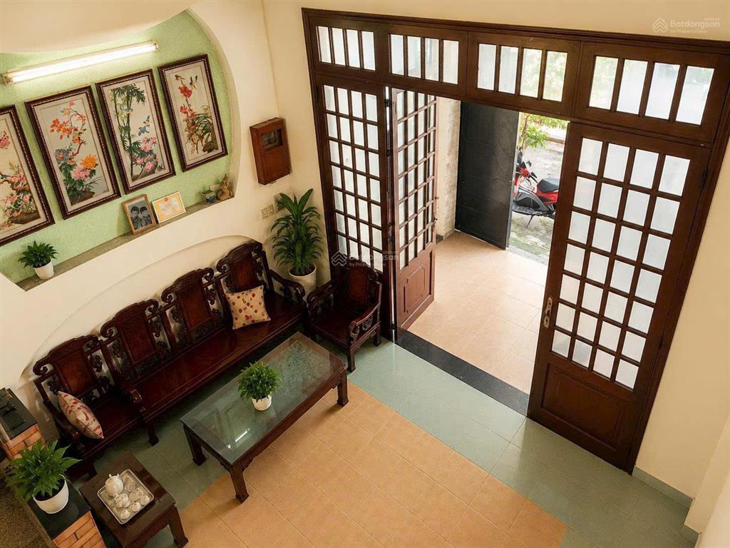 Bán nhà 4.6 x 13m nở hậu 4.8m 5 tầng  đối diện etown cộng hòa, gần ga t3 chỉ 8.7 tỷ tl