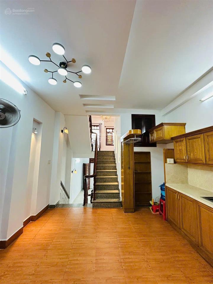 Bán nhà cộng hòa, tân bình 4 lầu + sân thượng 4pn, 5wc giá 10 tỷ tl