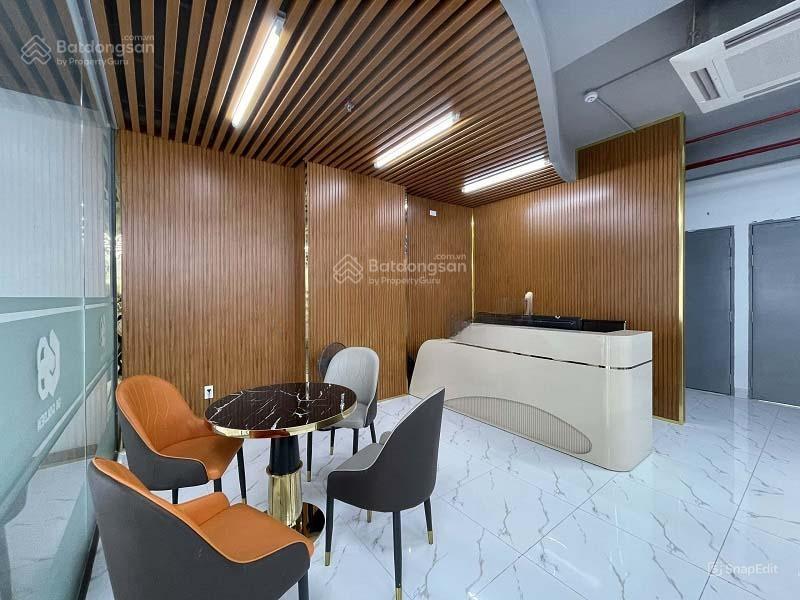 Cho thuê văn phòng 140 m2, tòa nhà mới xây tại quận 1