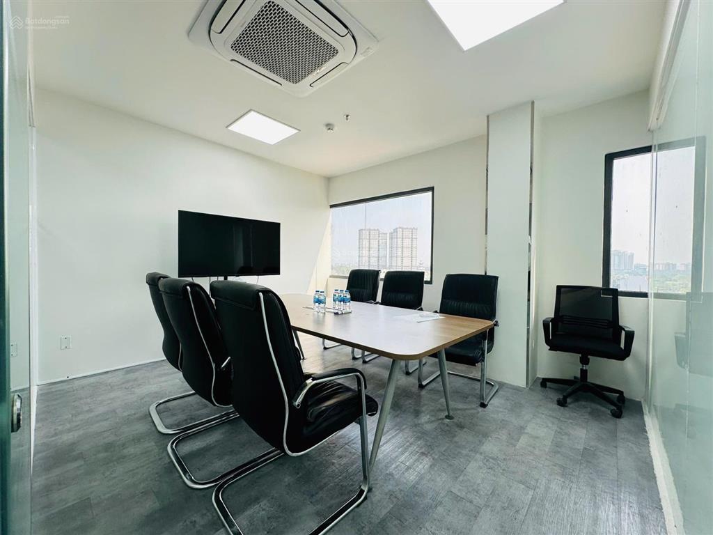 Cho thuê văn phòng 133.5 m2, có sẵn fitout tại quận 2
