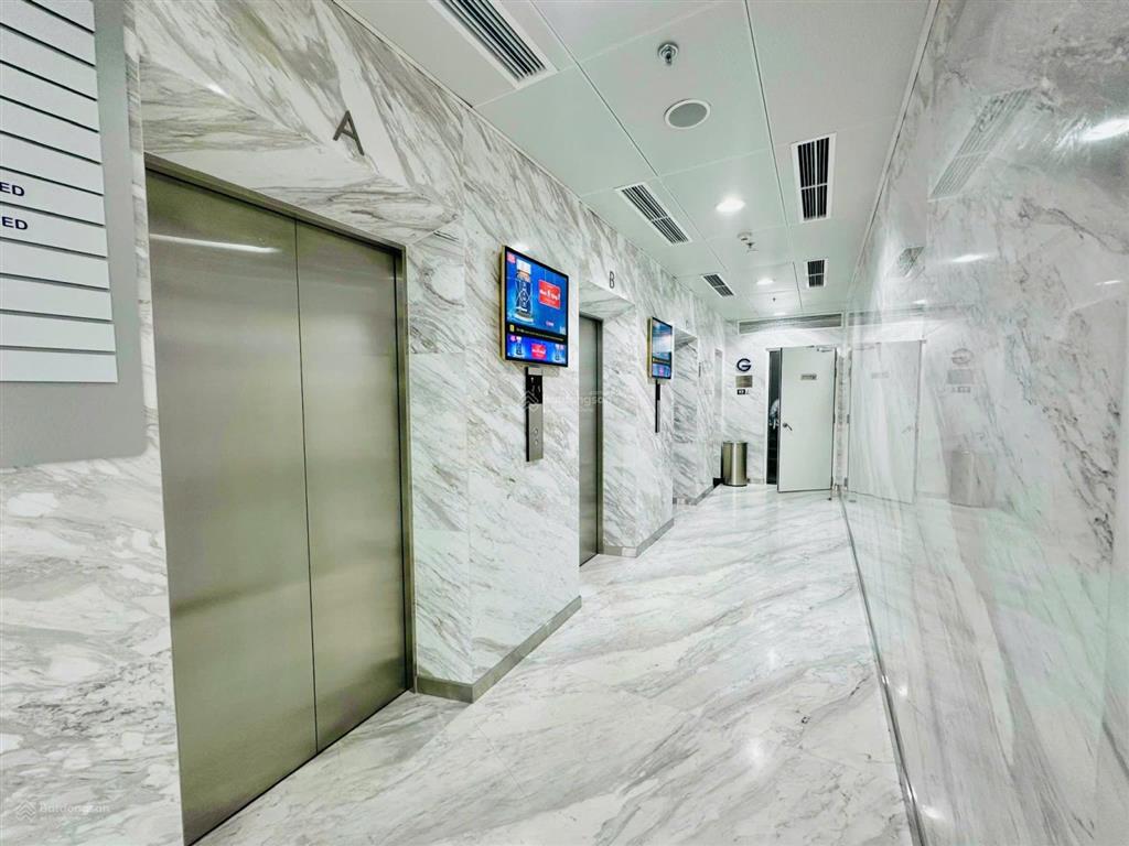 Cho thuê văn phòng mới, giá rẻ, diện tích 300 m2, tại phú nhuận