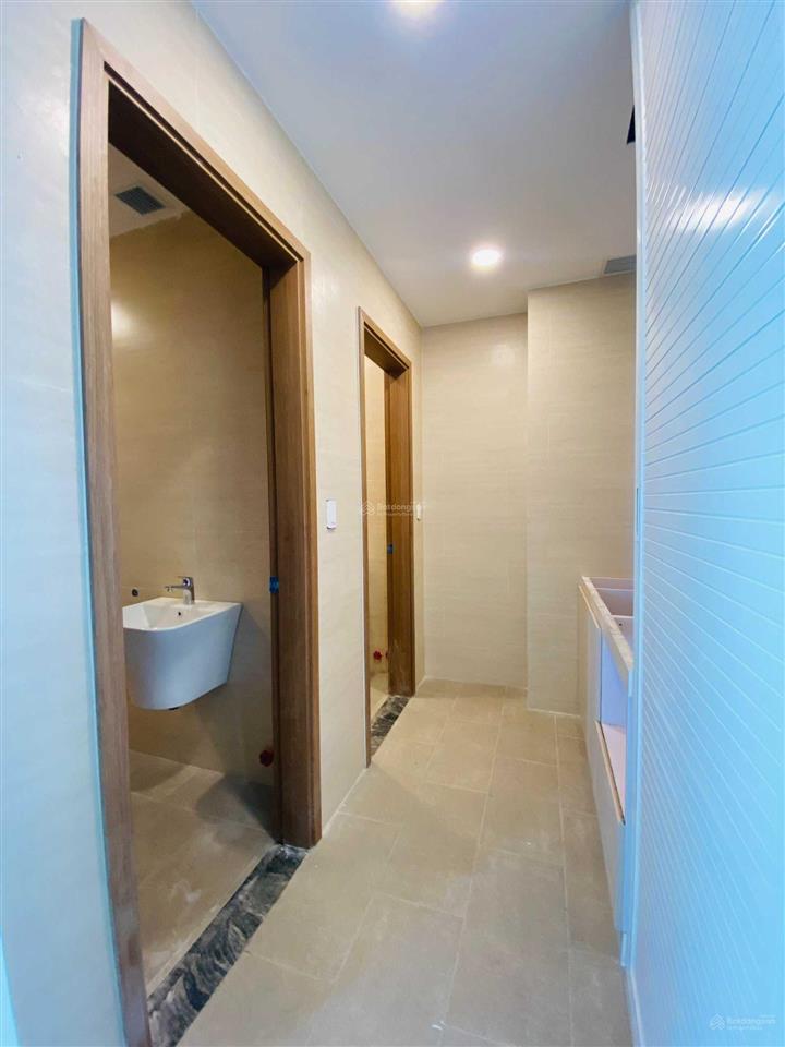 Cho thuê nguyên tòa văn phòng mới, chính chủ, diện tích 3.087 m2 tại hàng xanh  bình thạnh