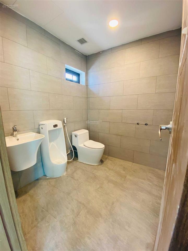 Cho thuê nguyên tòa văn phòng mới, chính chủ, diện tích 3.087 m2 tại hàng xanh  bình thạnh