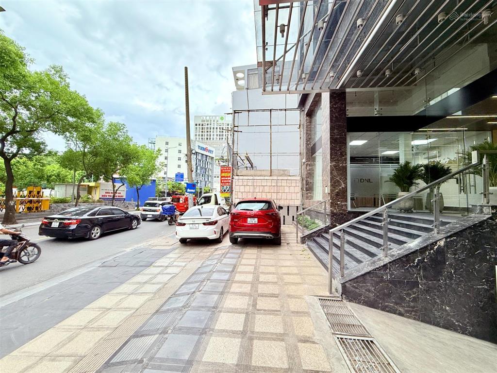 Cho thuê văn phòng giá rẻ 213m2 tại phú nhuận