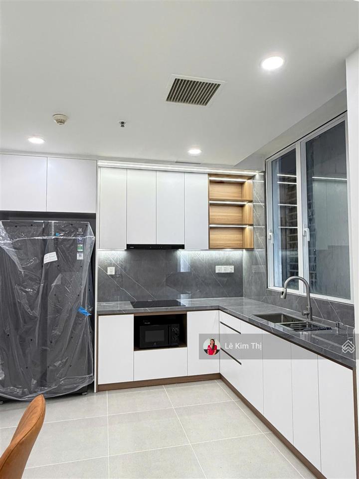 Bán căn hộ sunrise city south tòa v6 đối diện lotte 3 phòng ngủ 99m², nội thất mới, 9,3 tỷ