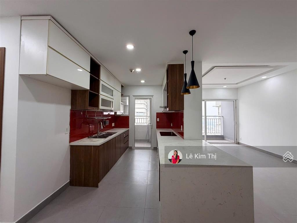 Bán căn hộ sunrise city north 3 phòng ngủ 112m2 nội thất đủ, giá 9 tỷ.