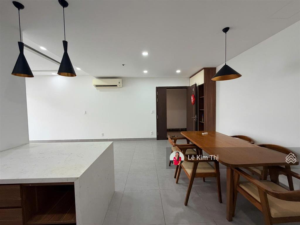 Bán căn hộ sunrise city north 3 phòng ngủ 112m2 nội thất đủ, giá 9 tỷ.