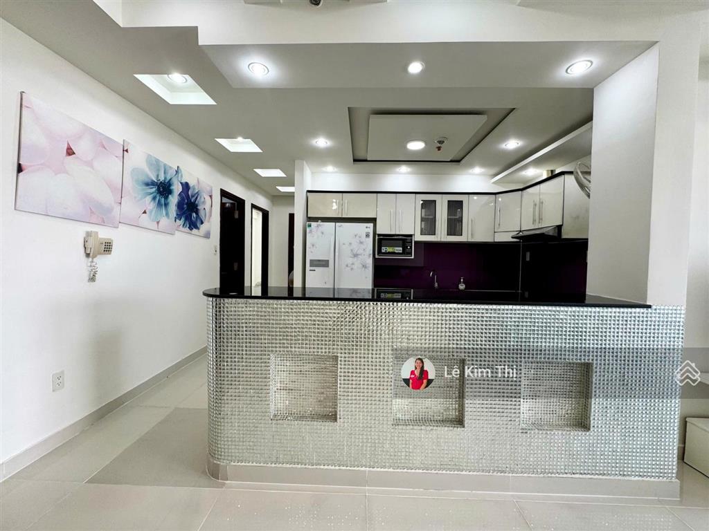 Hiếm có 1 căn 3 phòng ngủ sunrise city, 3 phòng ngủ, đủ nội thất cho thuê 21 triệu  0774 944 *** t