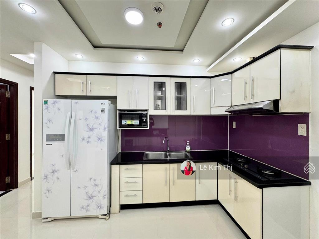 Hiếm có 1 căn 3 phòng ngủ sunrise city, 3 phòng ngủ, đủ nội thất cho thuê 21 triệu  0774 944 *** t