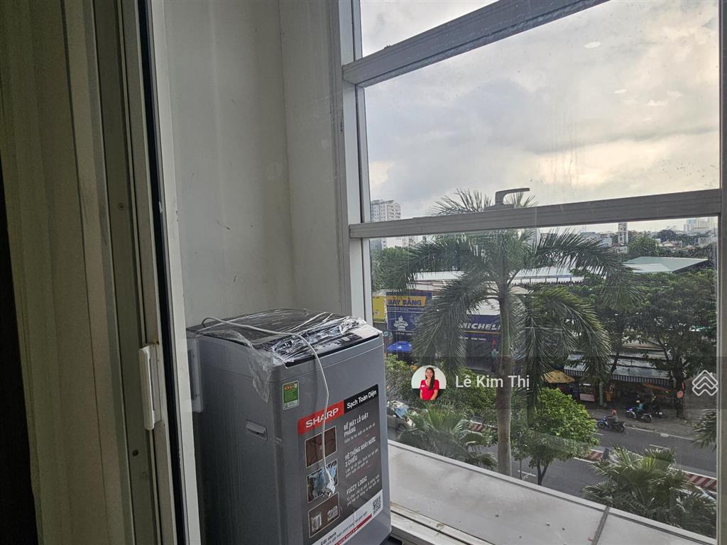 Cho thuê officetel sunrise city north 43m², có ban công, giá 11 triệu/tháng.
