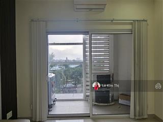 Cho thuê officetel sunrise city north 43m², có ban công, giá 11 triệu/tháng.