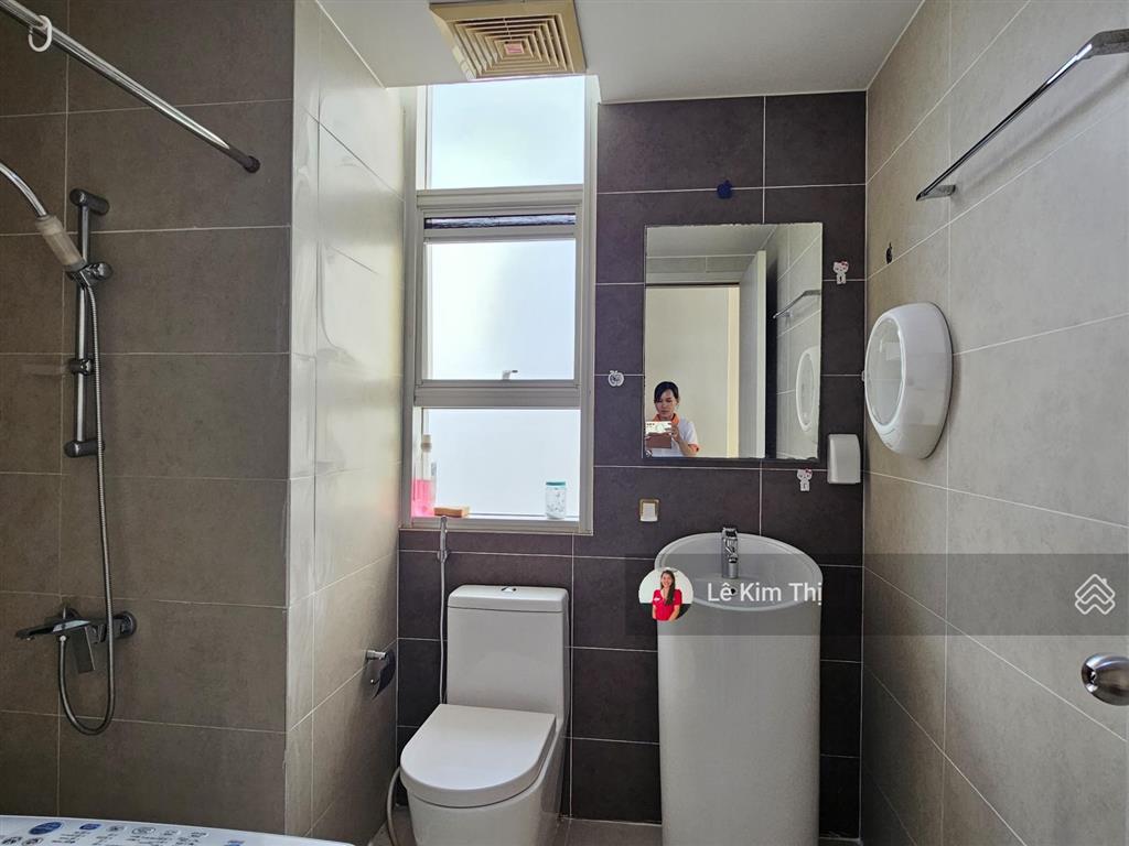 Cho thuê officetel sunrise city north 33m2, đủ nội thất giá 12 triệu/tháng.