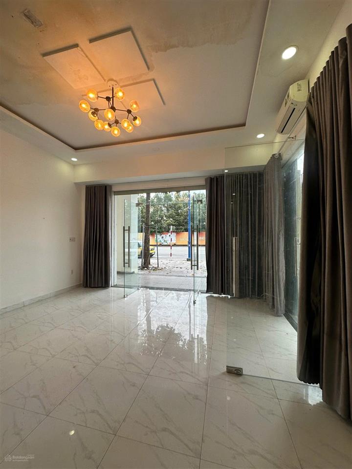 Nhà phố thương mại trung tâm thành phố mới