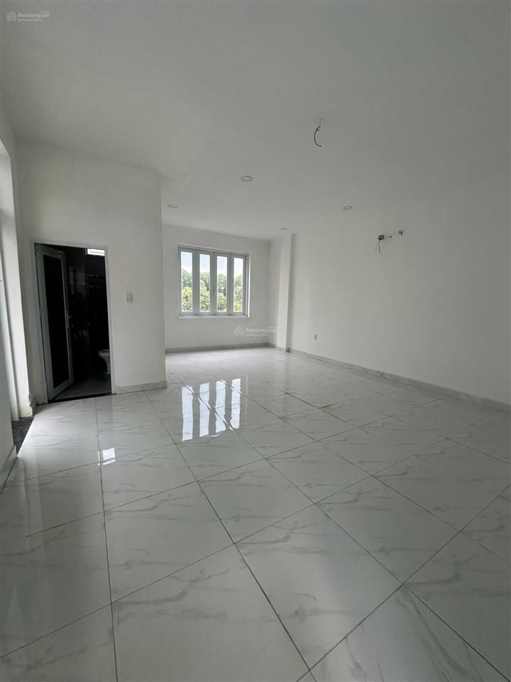 Nhà phố thương mại trung tâm thành phố mới