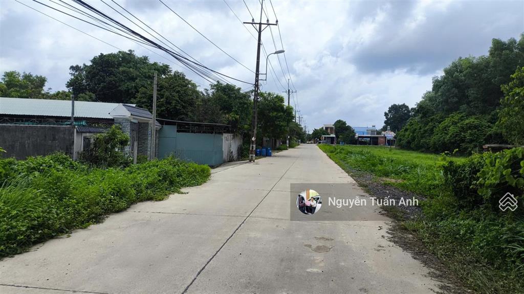 Bán lô đất vườn có sẵn thổ cư xây nhà ở củ chi, tp hcm ngang 20x40m. cách bến xe an sương 18km