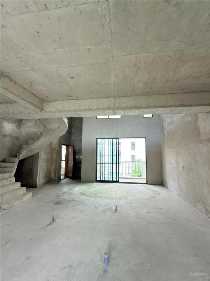 Sky villa view hồ bơi zone 6 swanbay
