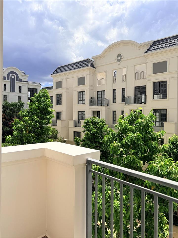 Sky villa view hồ bơi zone 6 swanbay